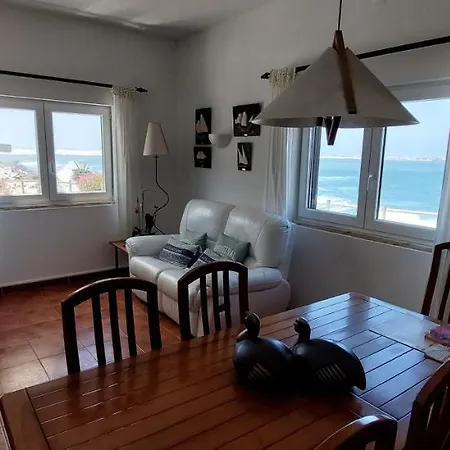 Couette-café Pequena Baleia 3*