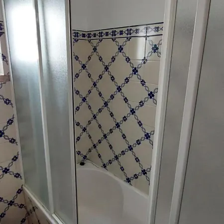 Pequena Baleia Couette-café Ferrel (Leiria)