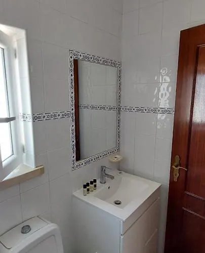 Bed & Breakfast Pequena Baleia Ferrel (Leiria)